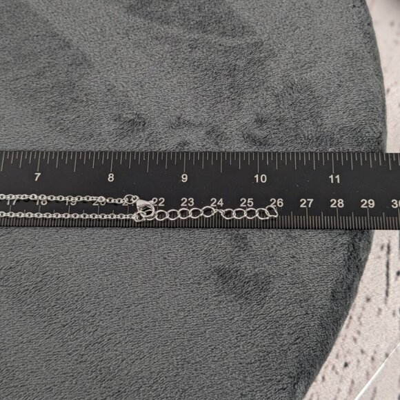 Amethyst and silver color cross pendant, free chain, unisex women men - Picture 6 of 8